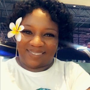 Meet your Posher, Latonya